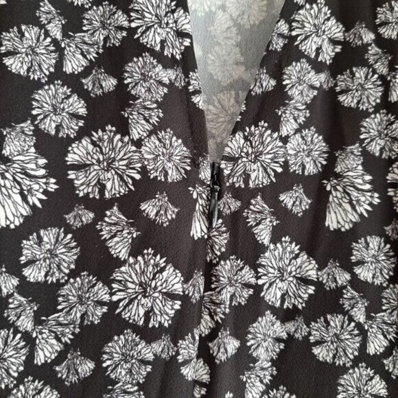 H&M Floral High Neck Mini Dress Flowy Lightweight B&W Sz 6 - Picture 12 of 15